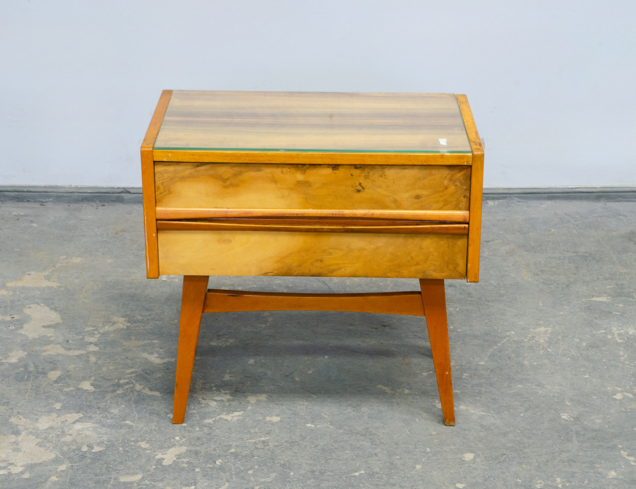 Винтажная ореховая прикроватная тумба, Tatra