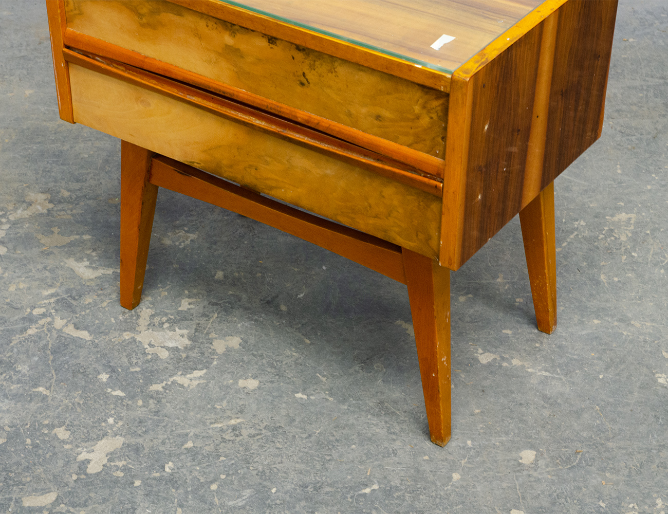 Винтажная ореховая прикроватная тумба, Tatra