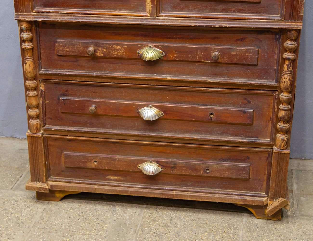 Старинный комод