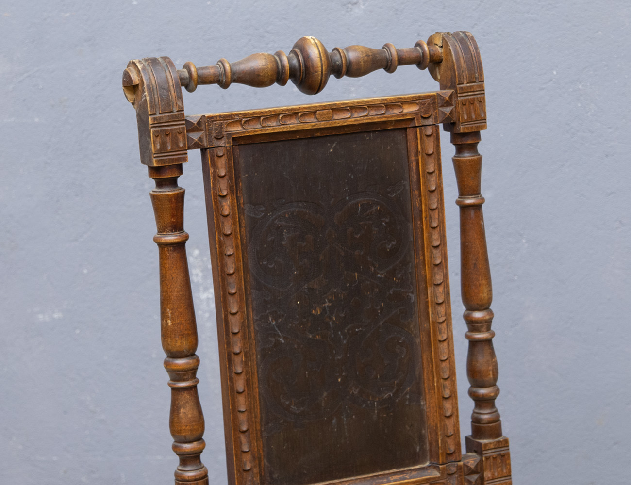 Старинный стул 19 века