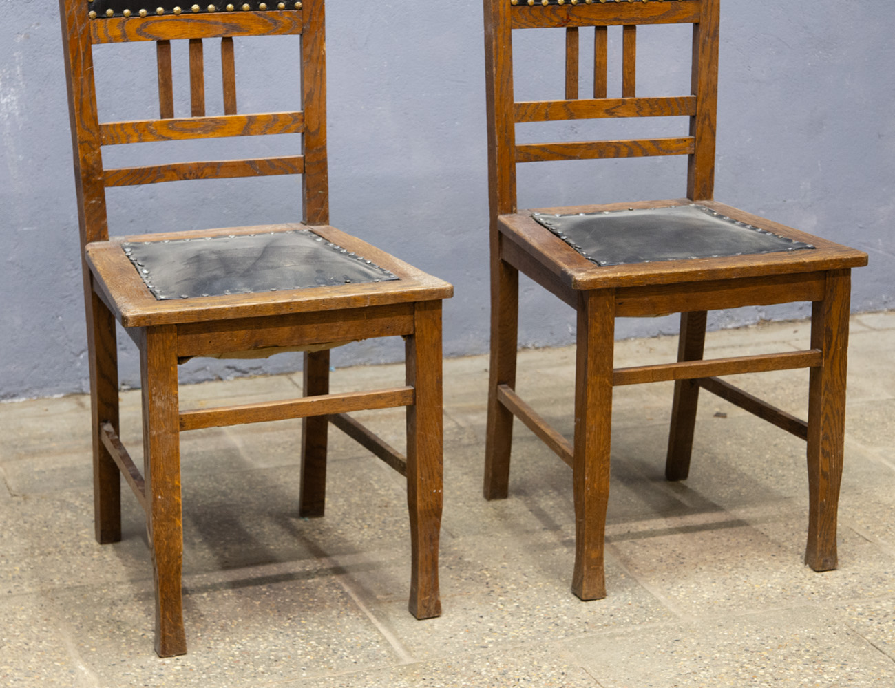 Дубовые резные стулья, модерн