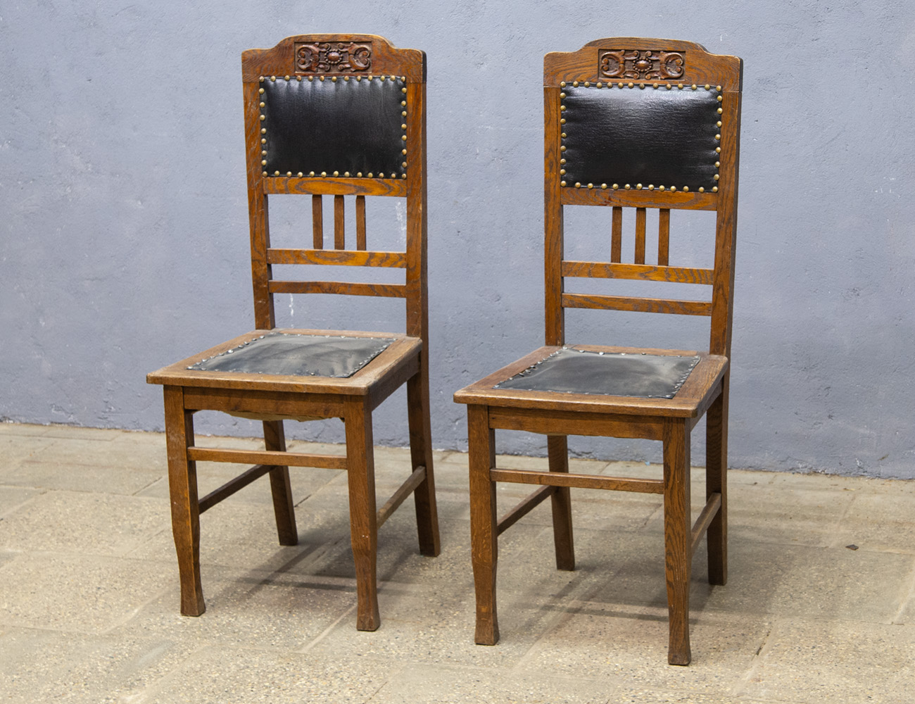 Дубовые резные стулья, модерн