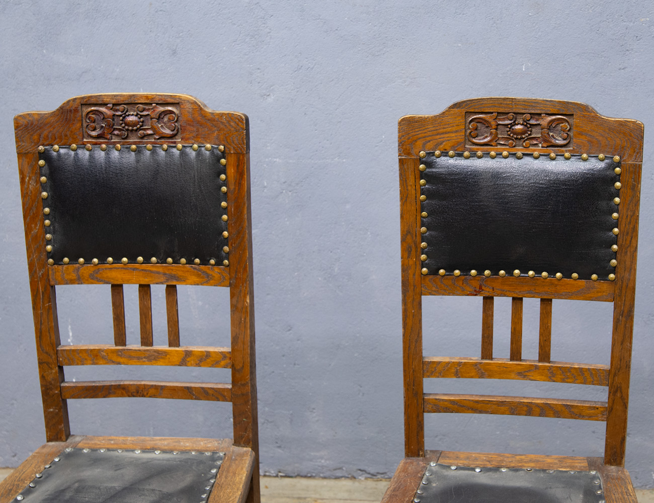 Дубовые резные стулья, модерн