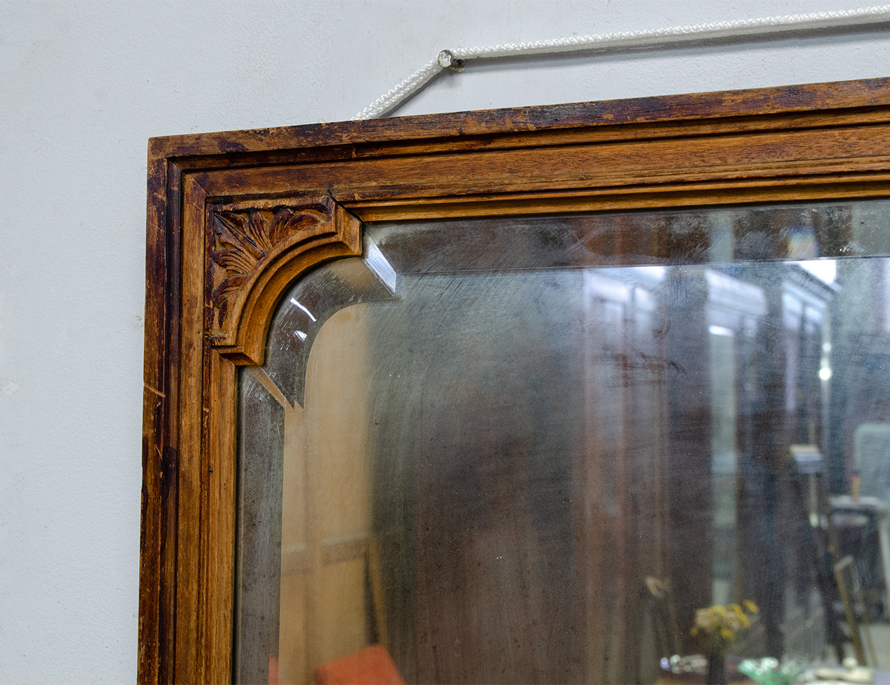 Антикварное зеркало с фацетом