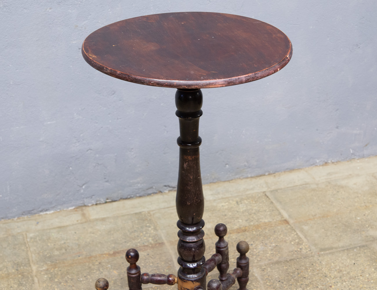 Старинный столик геридон