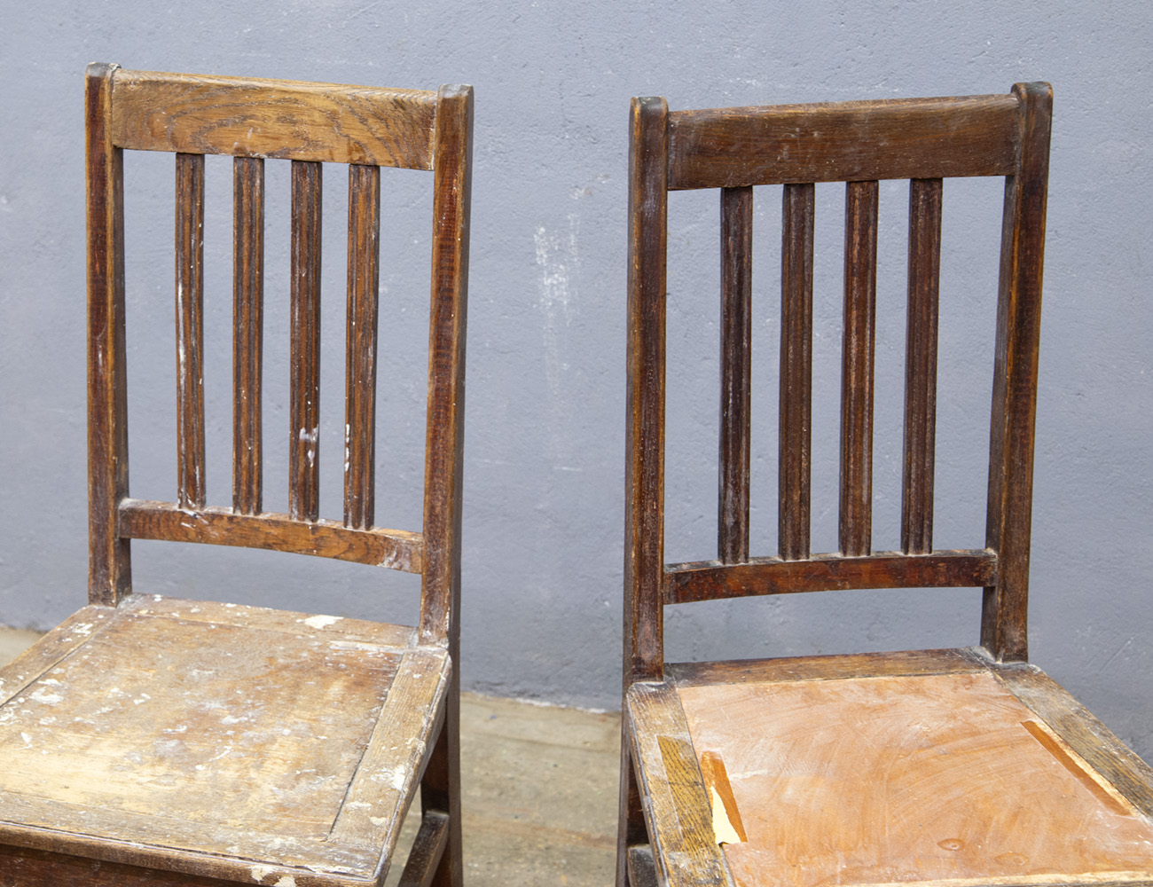 Старинные дубовые стулья