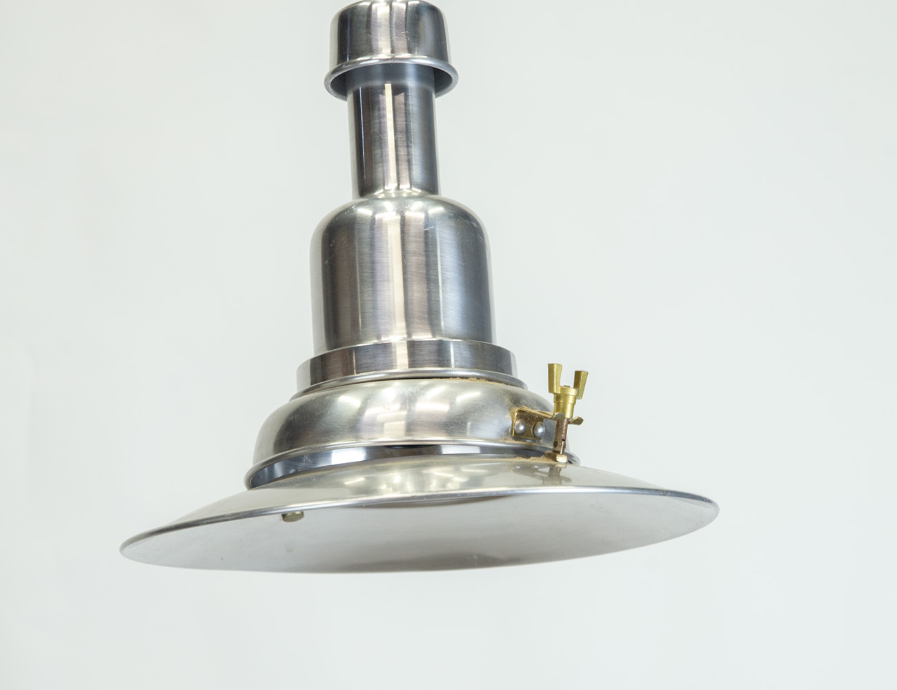 Подвесной светильник в индустриальном стиле