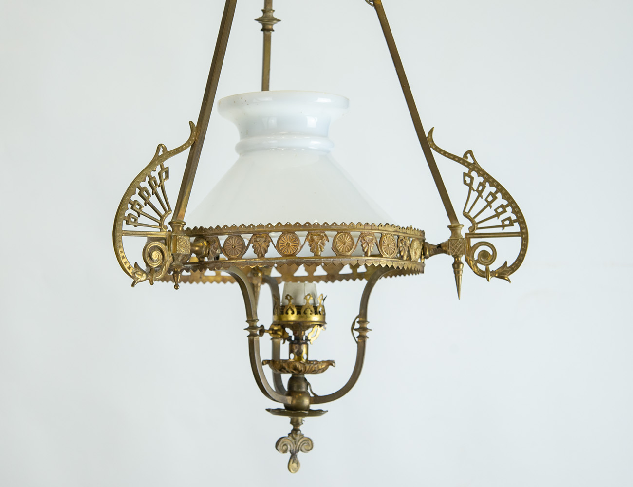 Старинный светильник в стиле модерн