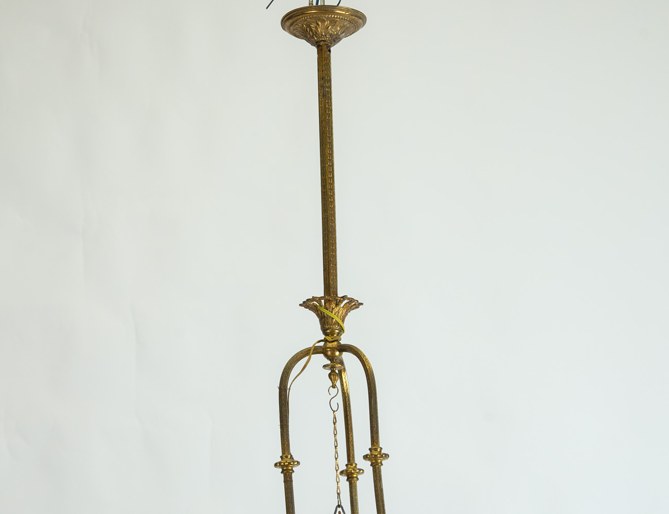 Старинный потолочный светильник