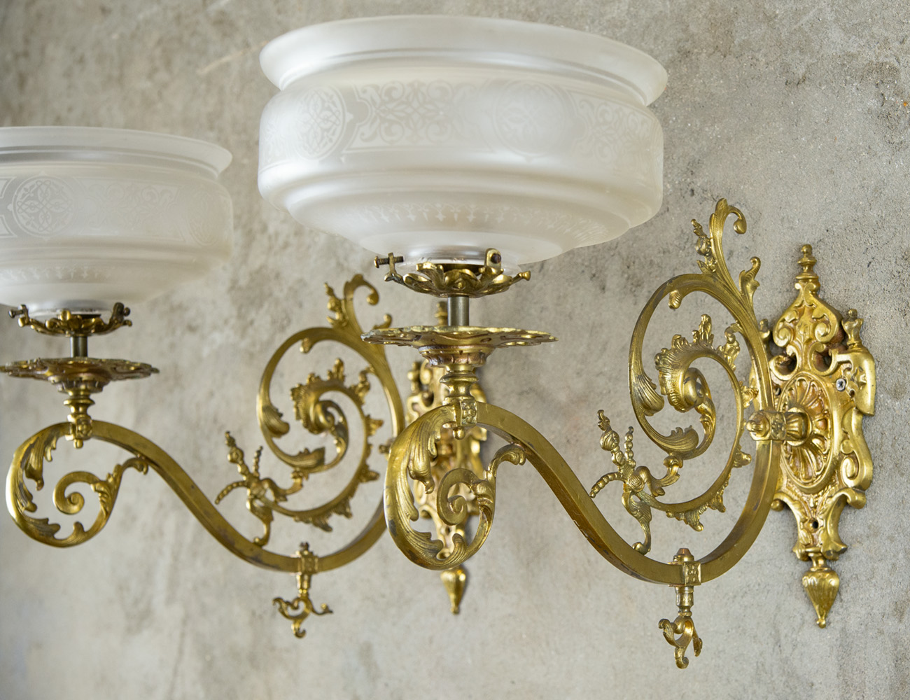 Пара антикварных газовых бра