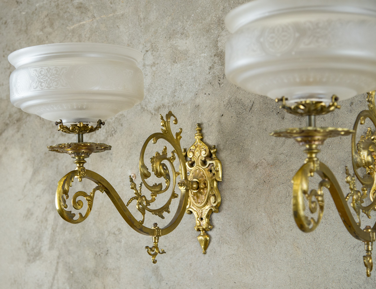 Пара антикварных газовых бра