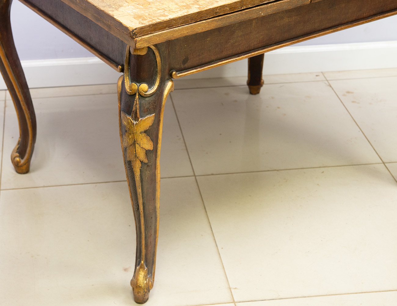 Старинный раскладной обеденный стол