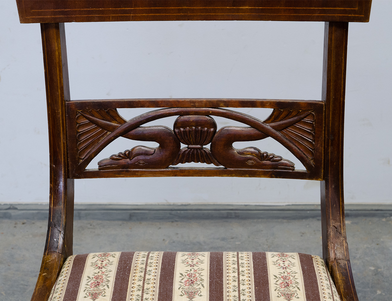 Антикварный стул в стиле бидермайер