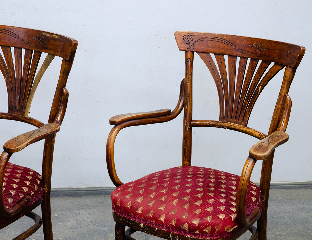 Антикварные венские кресла №221, Тонет