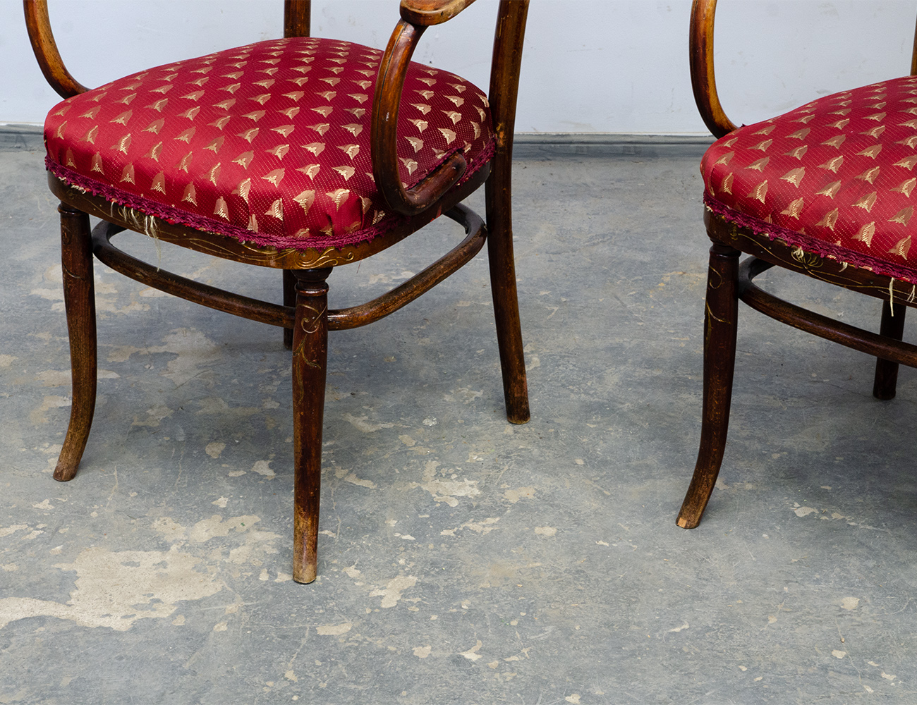 Антикварные венские кресла №221, Тонет