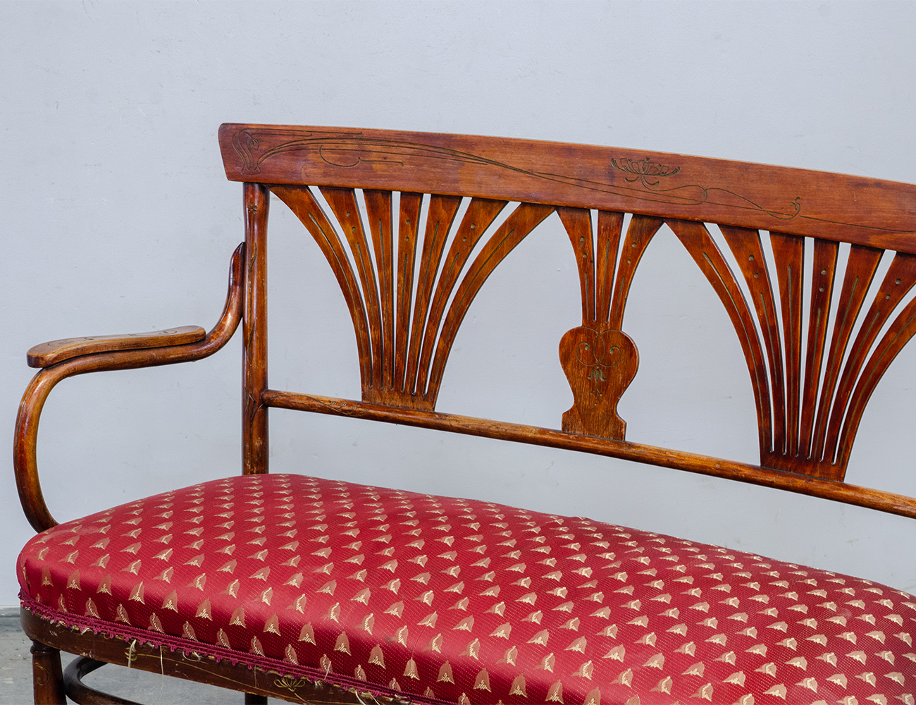 Антикварный венский диван №221, Тонет