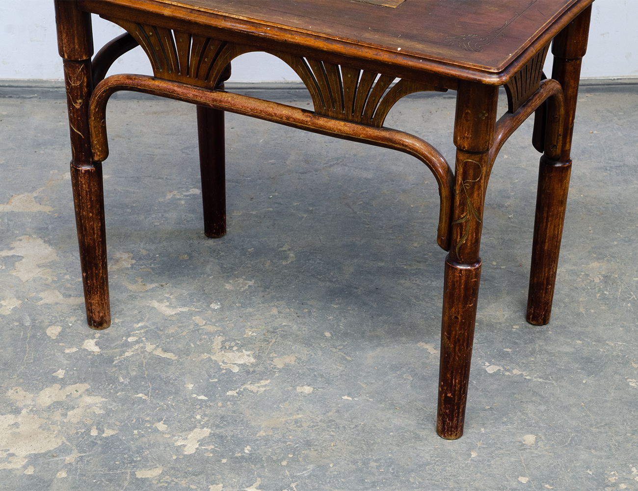 Антикварный гостиный стол №221, Тонет