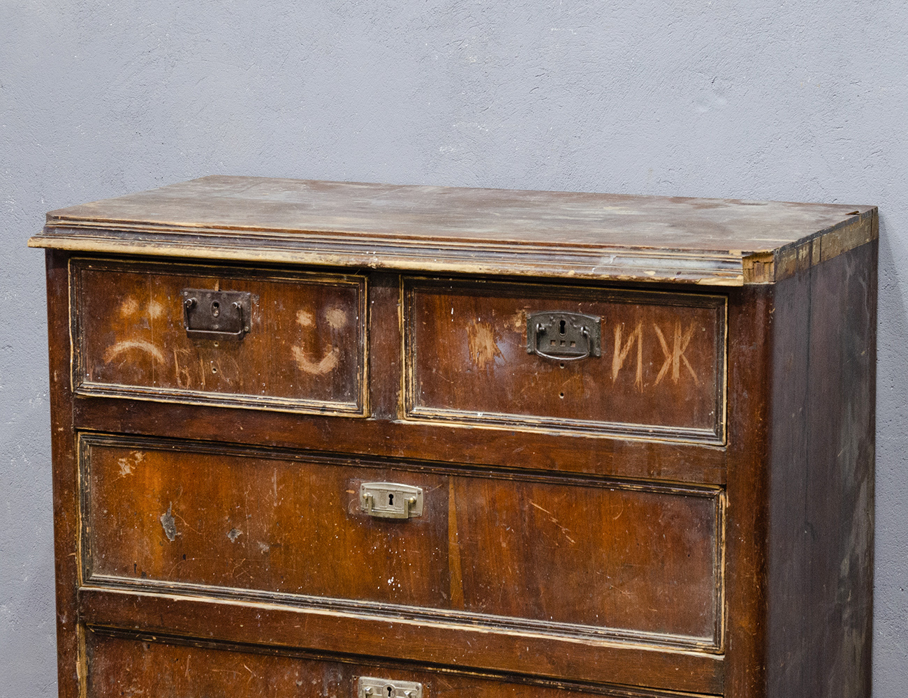 Антикварный ореховый комод