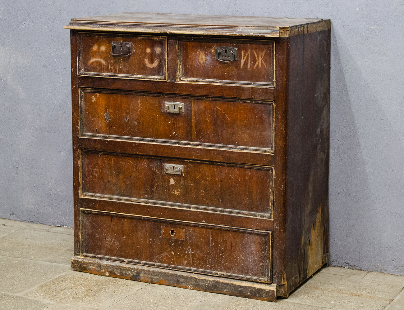 Антикварный ореховый комод