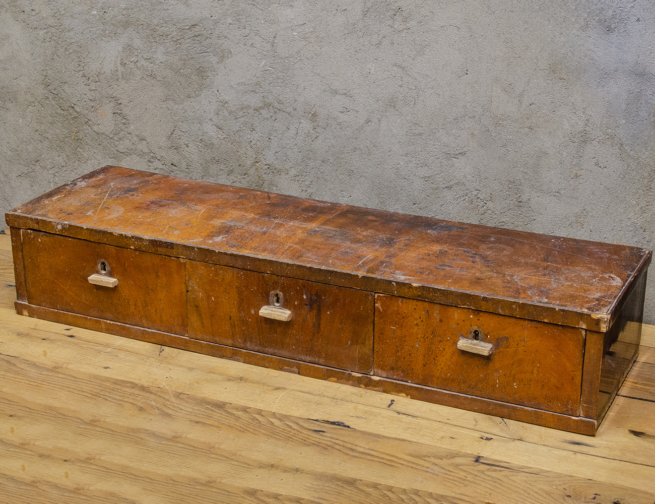 Старинная ореховая надставка с ящиками