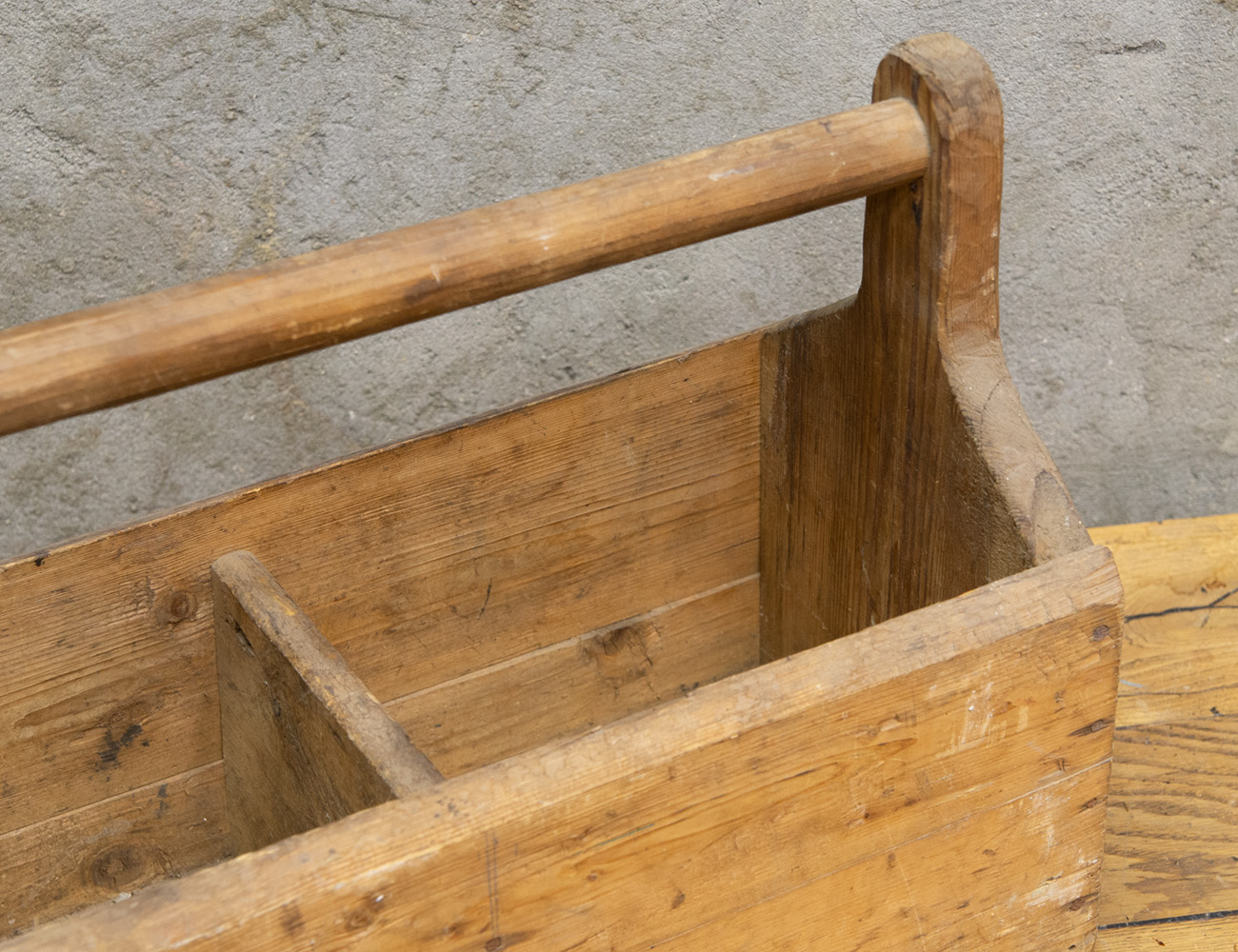 Старинный ящик для инструментов