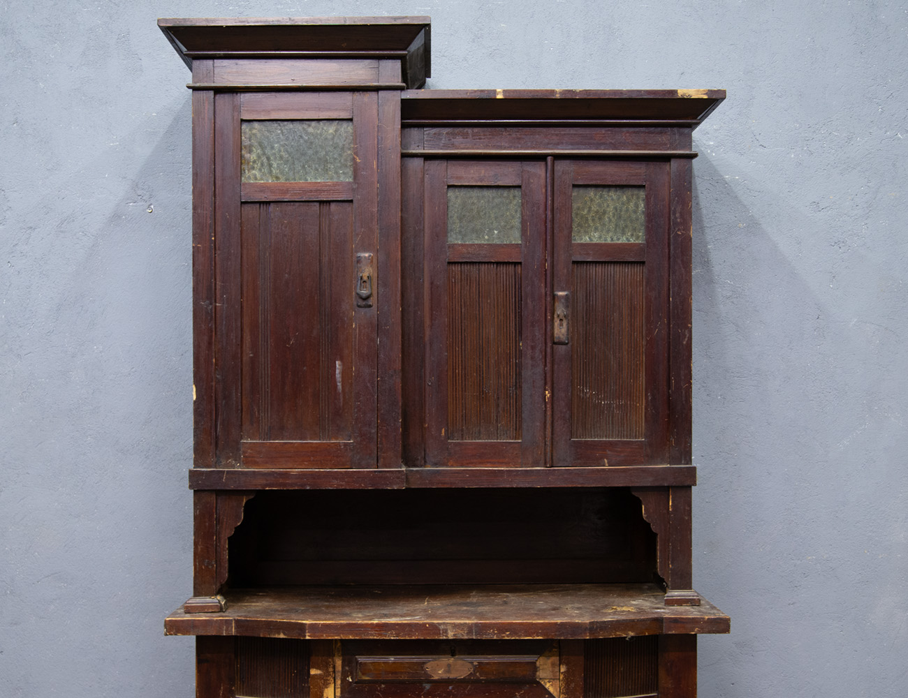 Старинный буфет