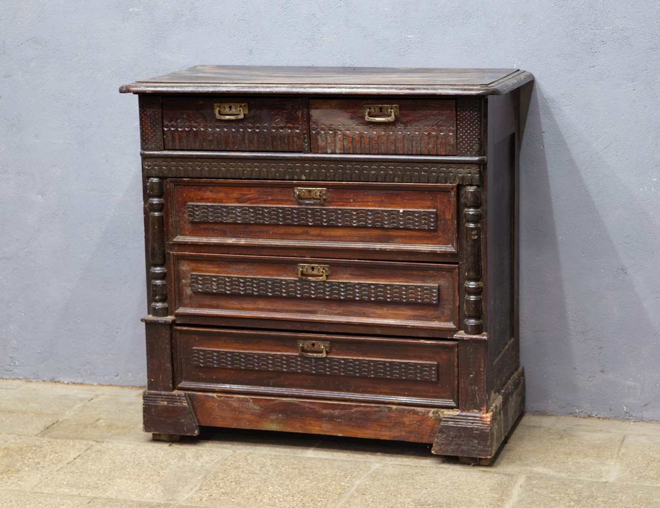 Старинный комод