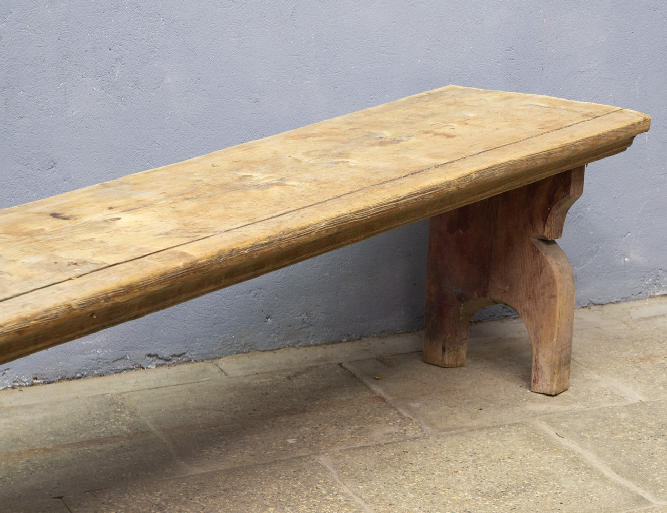 Старинная лавка