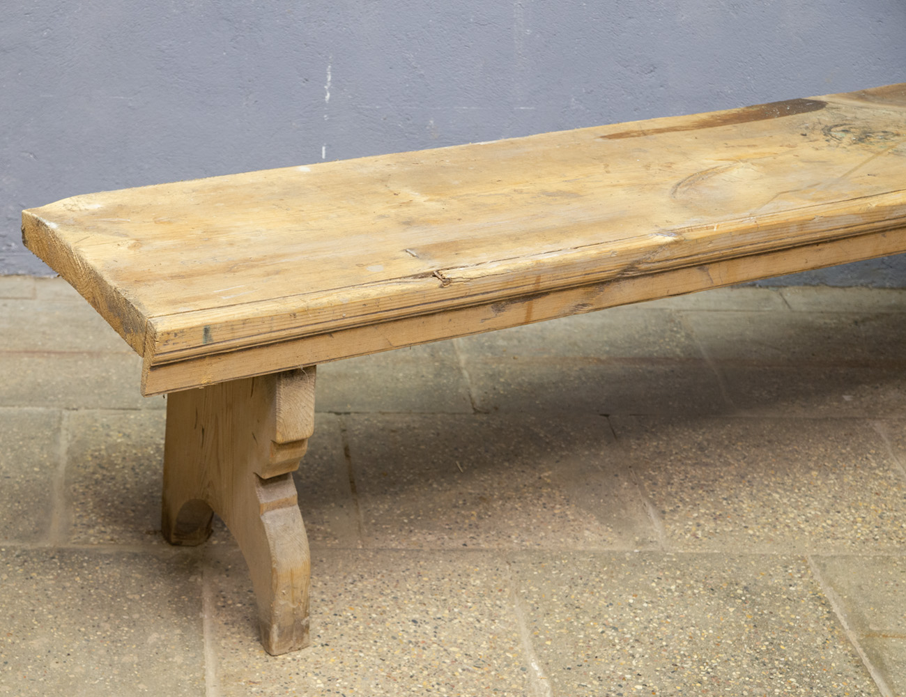 Старинная лавка