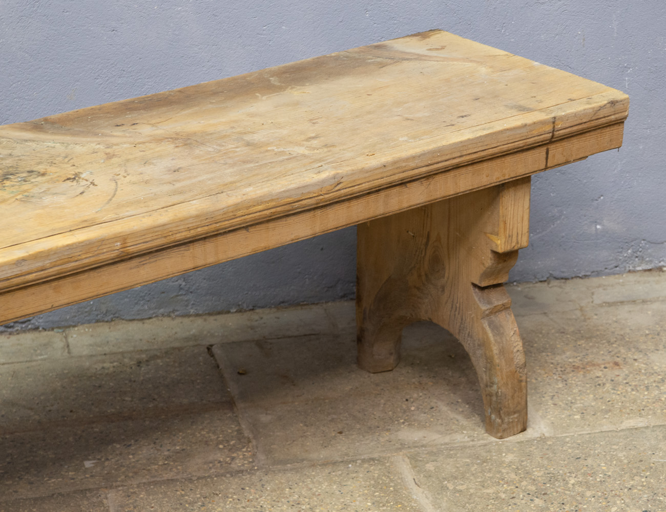 Старинная лавка