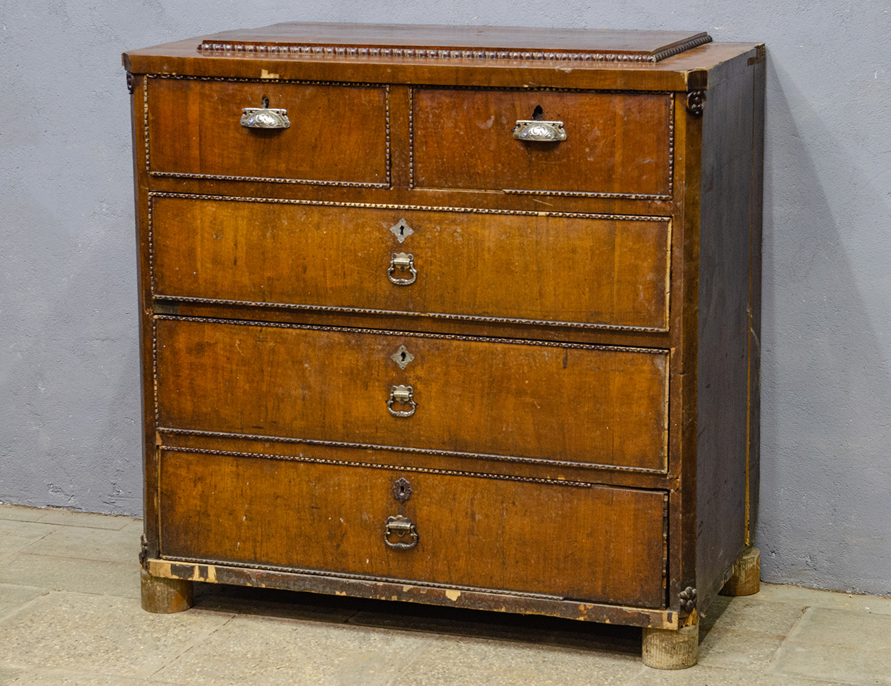Антикварный ореховый комод, 19 век