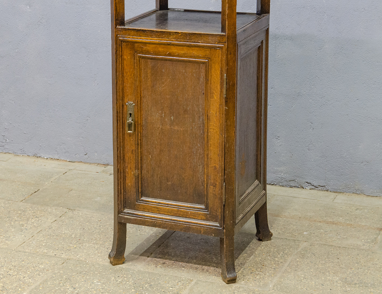 Антикварная тумба для патефона, модерн