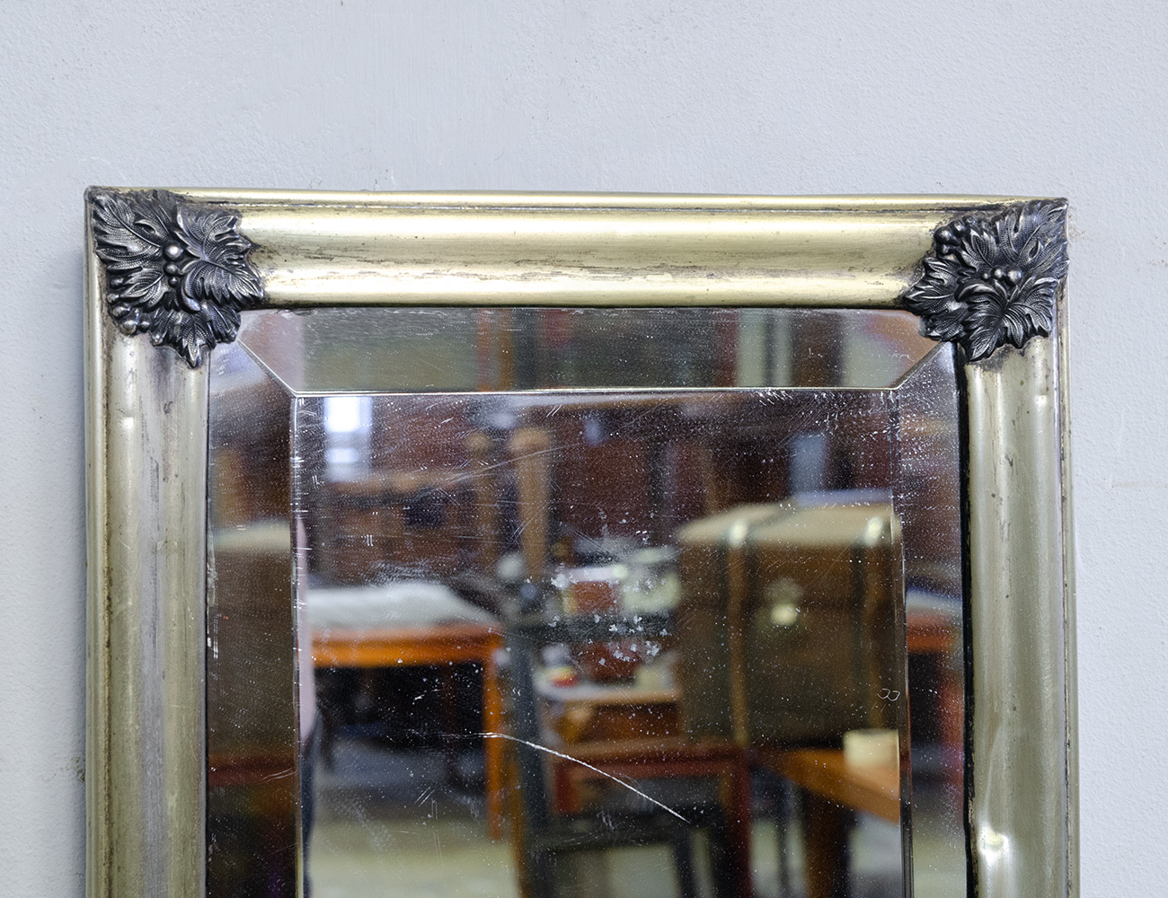 Антикварное настольное зеркало