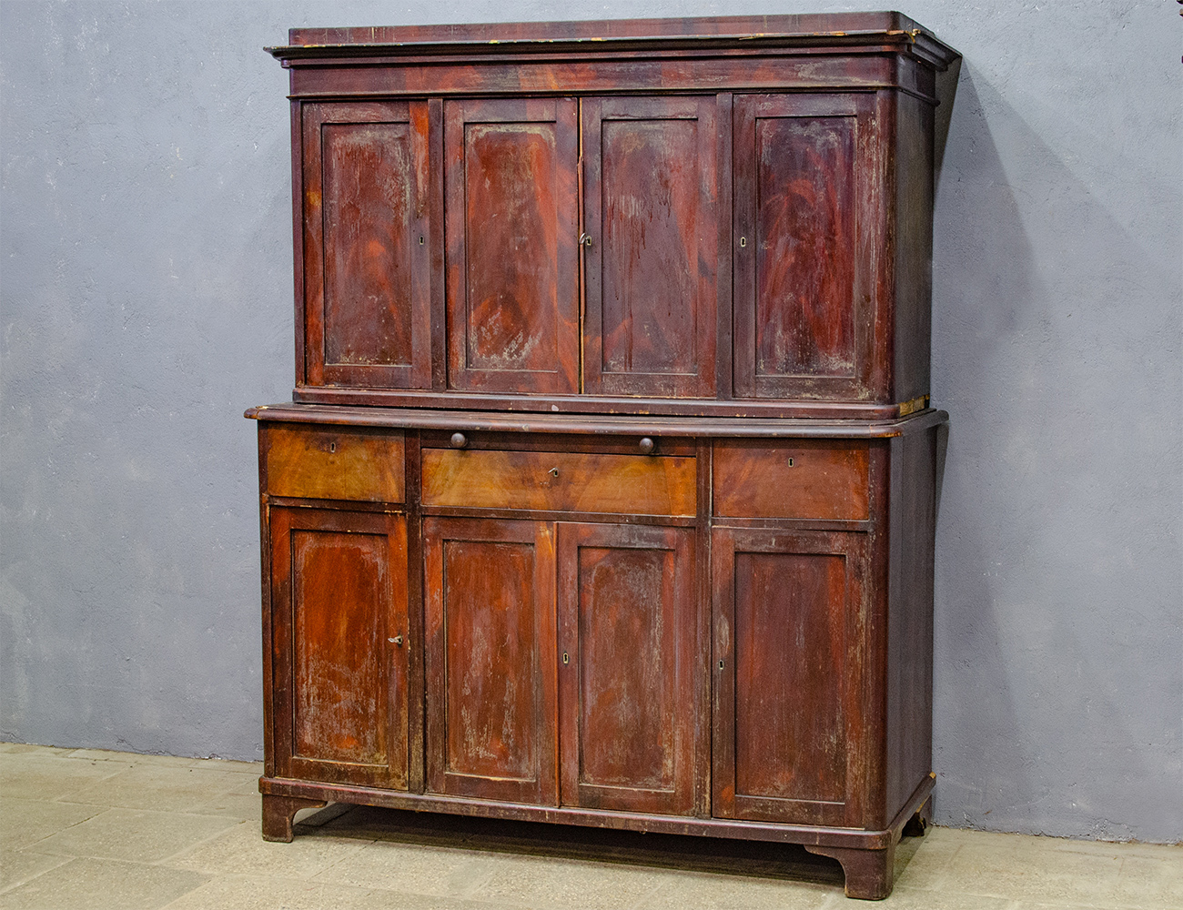 Антикварный буфет красного дерева, ампир