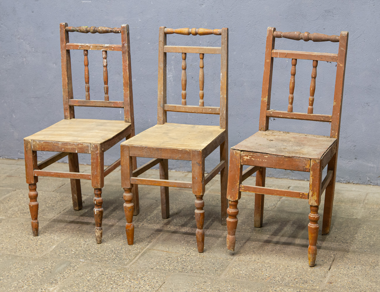 Антикварные деревенские стулья