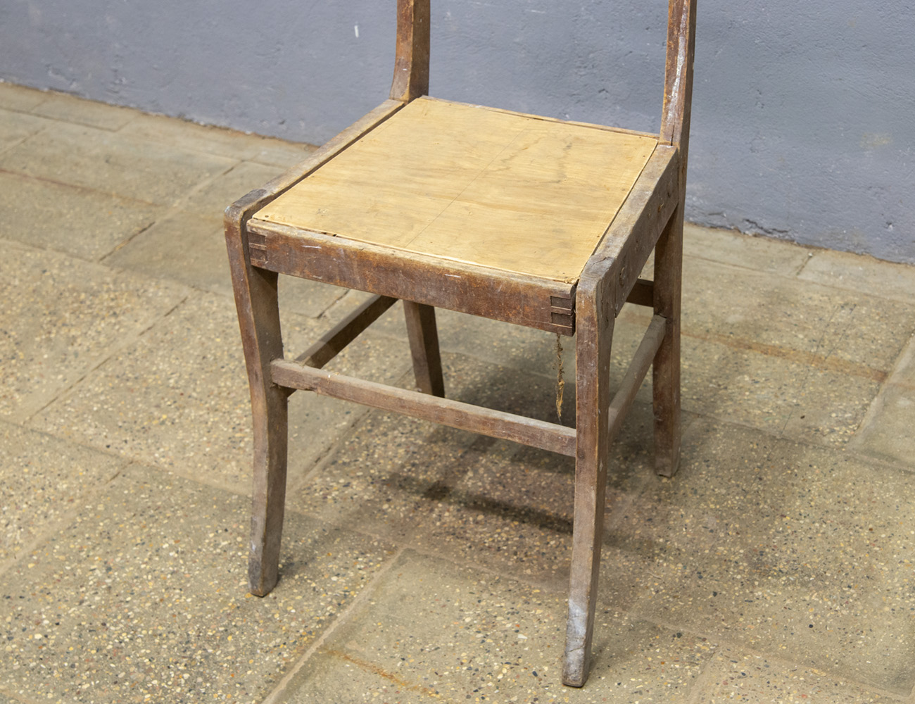 Антикварный деревенский стул