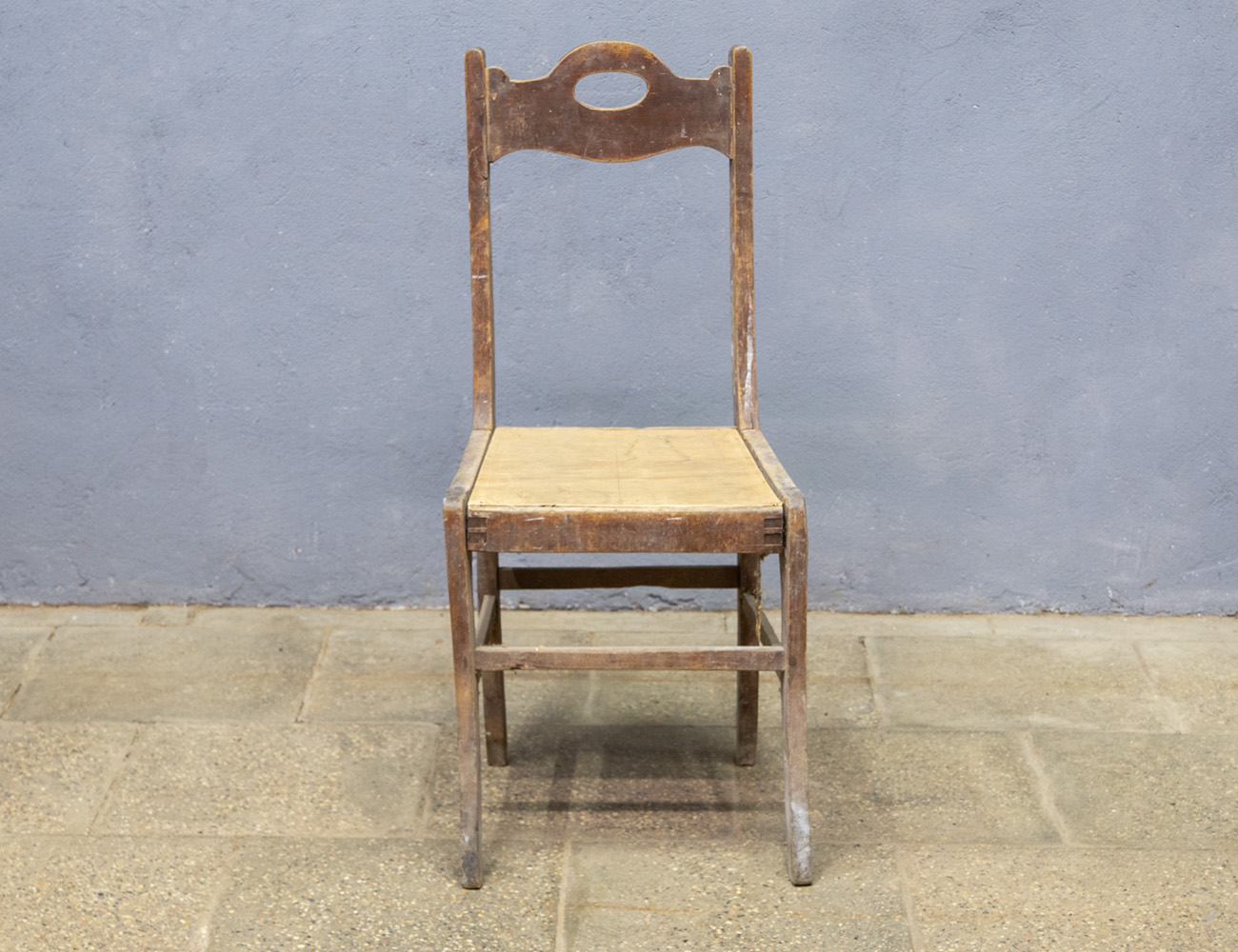 Антикварный деревенский стул