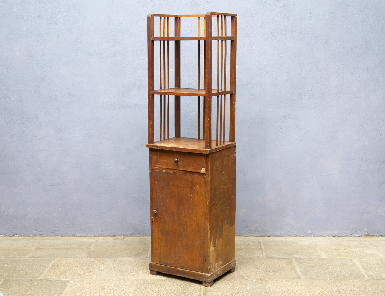 Старинная этажерка с тумбой