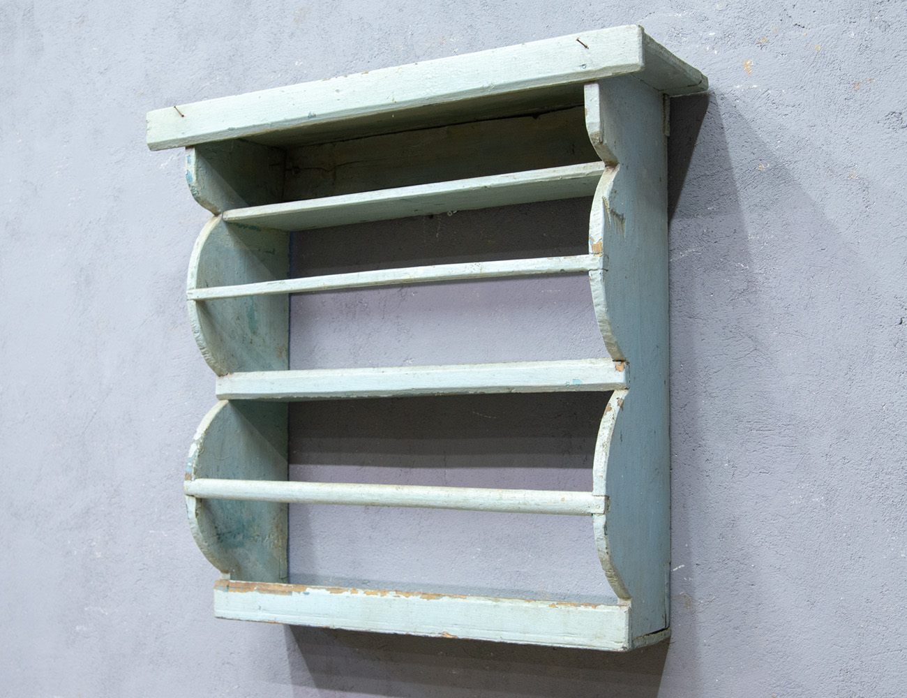 Старинная деревенская кухонная полка