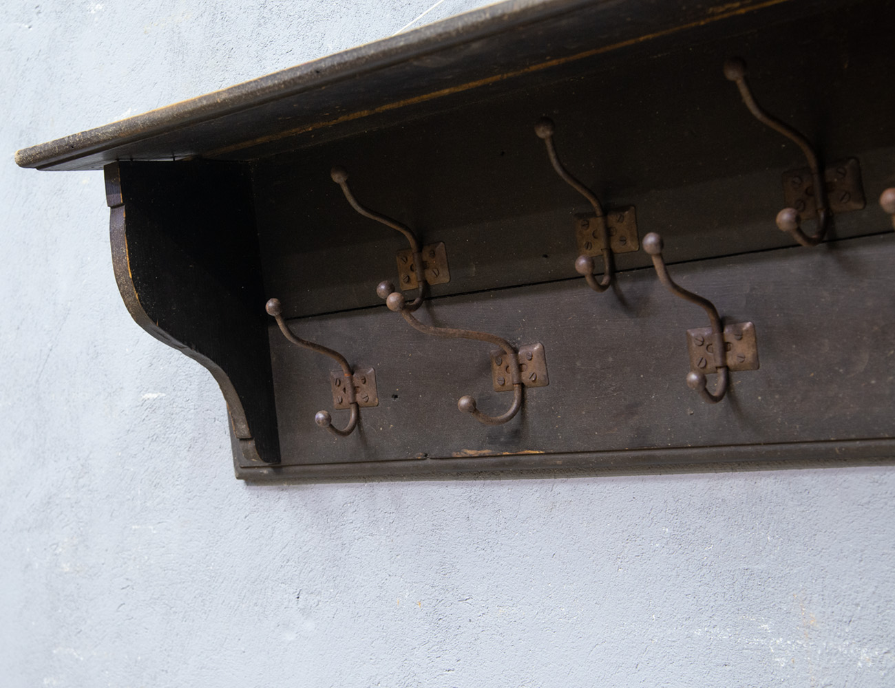 Старинная настенная вешалка