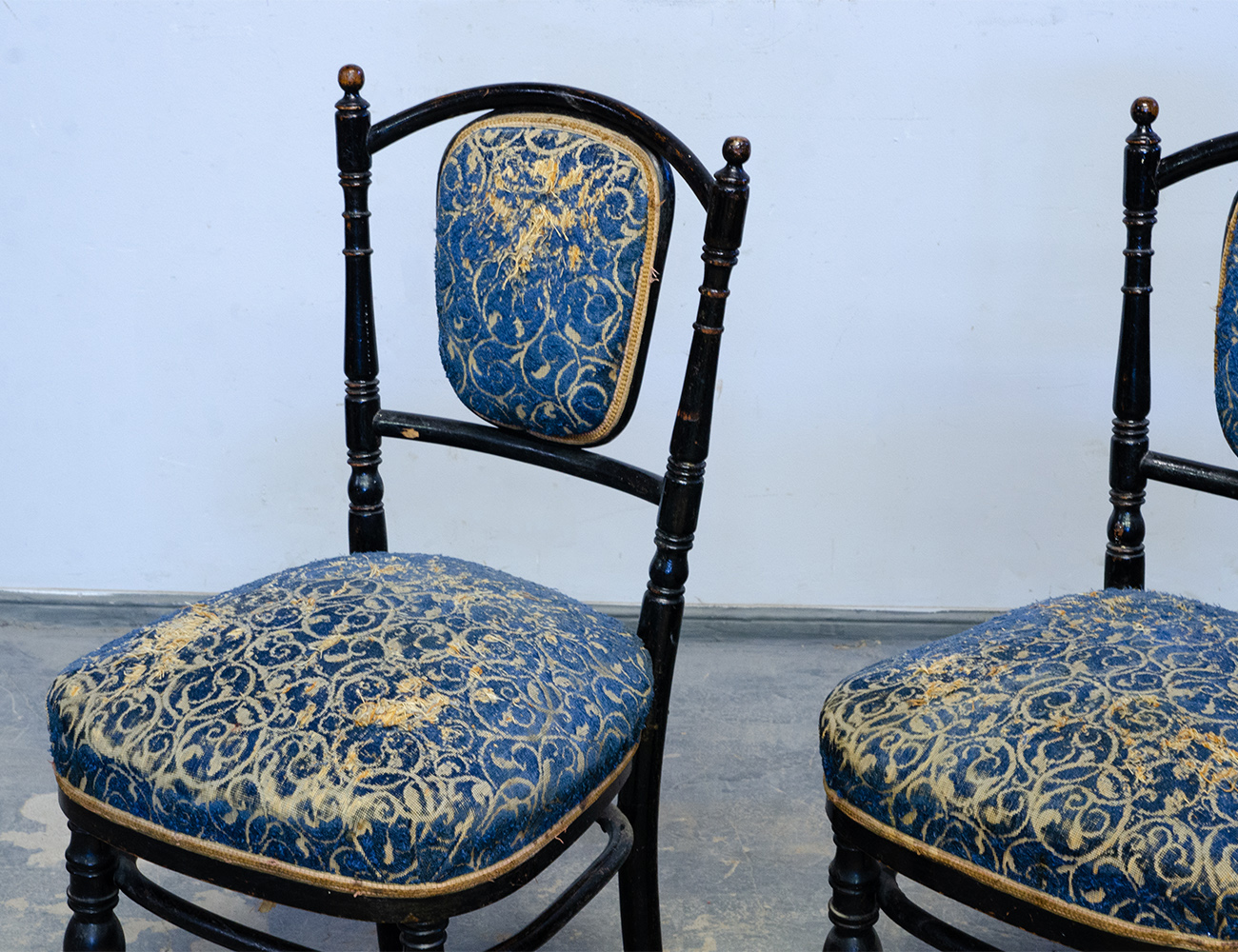 Антикварные венские стулья