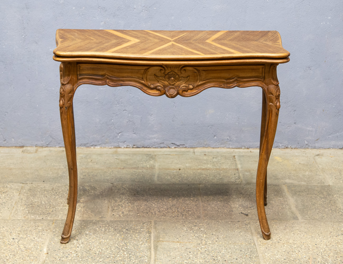 Антикварный ореховый ломберный стол, рококо