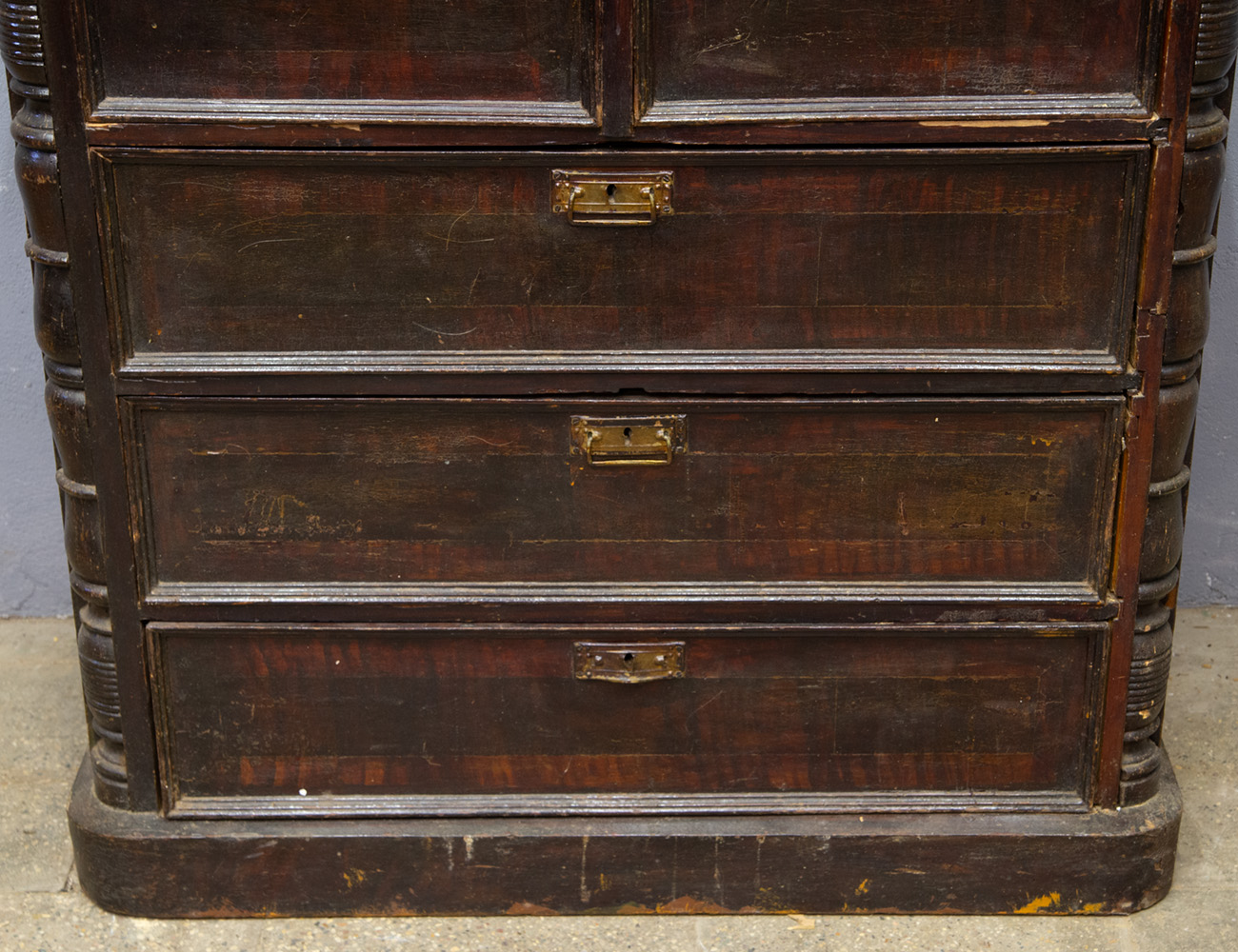 Антикварный ореховый комод