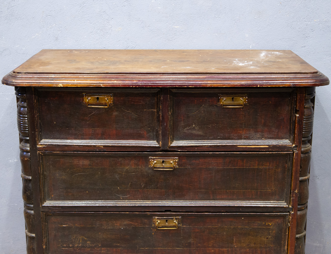 Антикварный ореховый комод