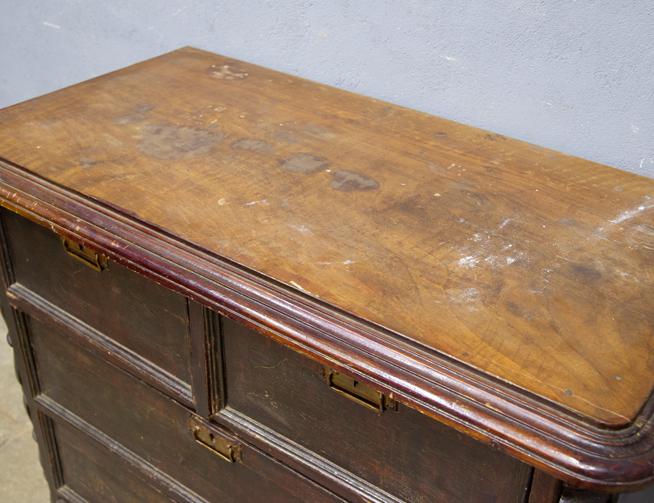 Антикварный ореховый комод