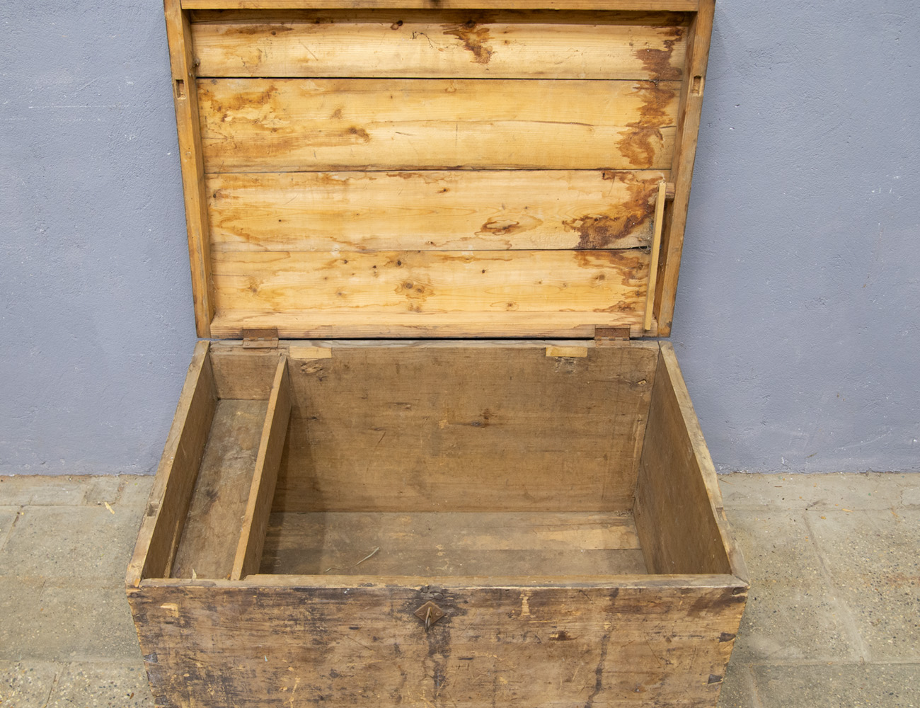 Старинный сундук