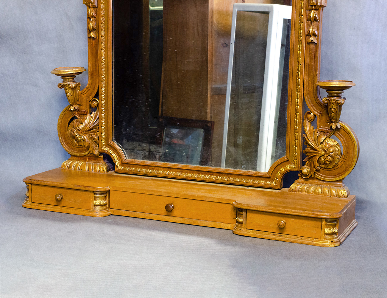 Антикварное накомодное зеркало-псише