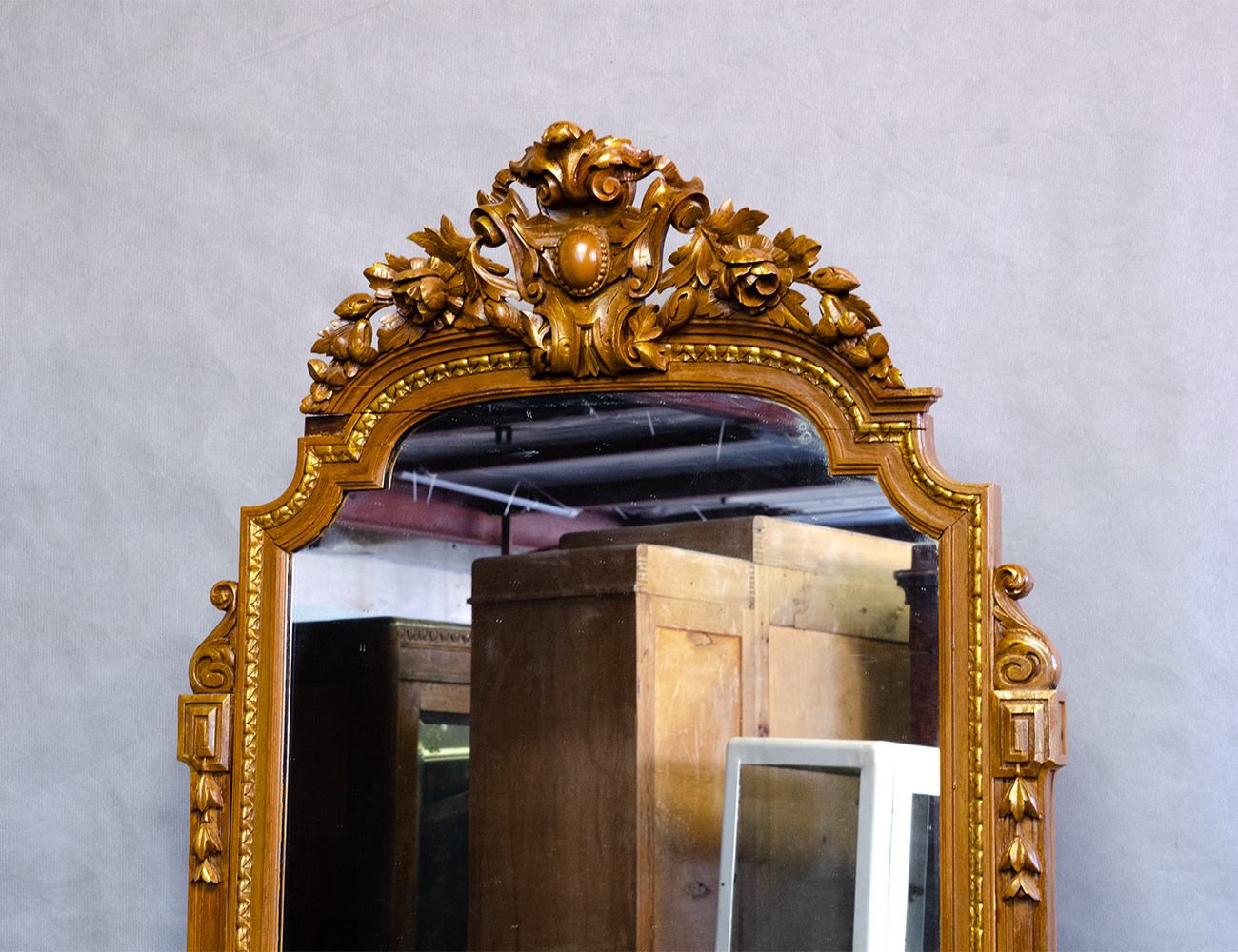 Антикварное накомодное зеркало-псише