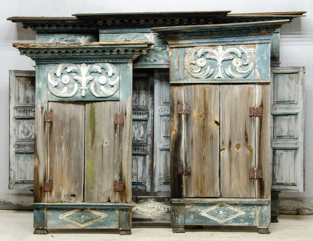 Старинные наличники со ставнями, конец 19 века