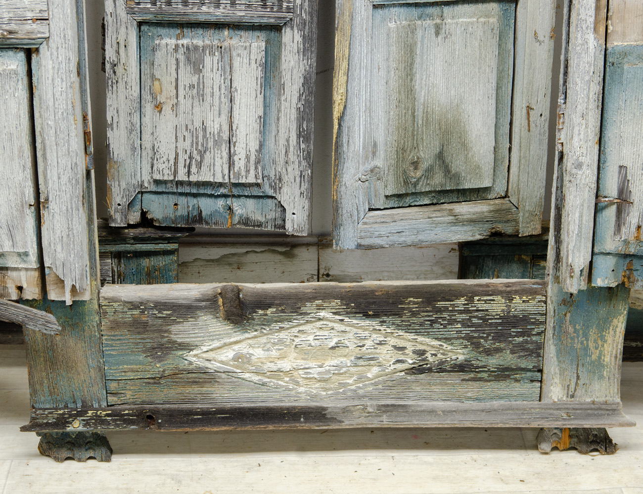 Старинные наличники со ставнями, конец 19 века